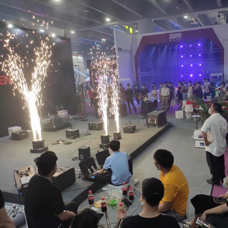 High Quality BT06 Wireless DMX Showven Cold Spark Machine